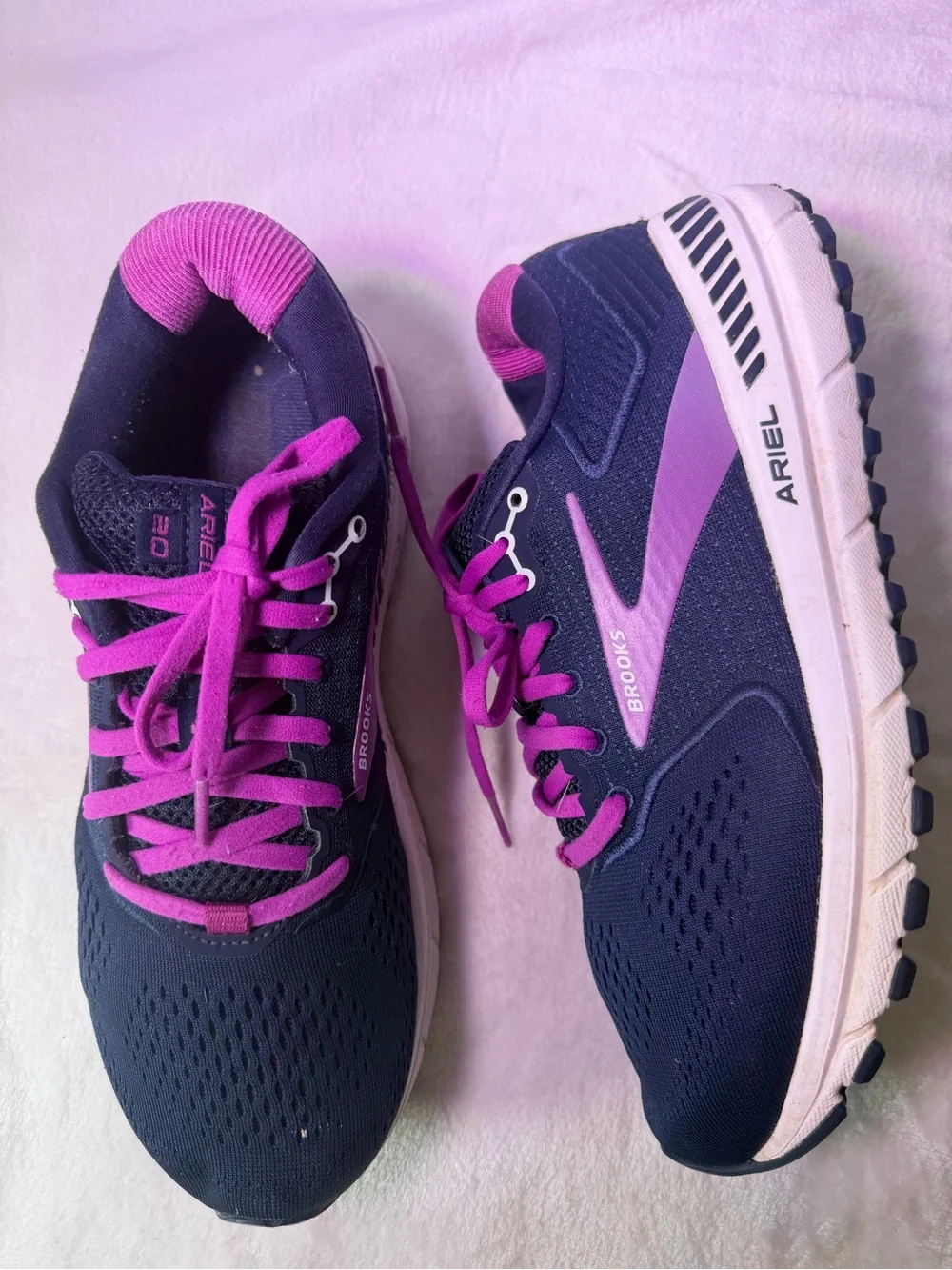 Brooks Ariel Women's Running Shoe - Navy with Pink Accents